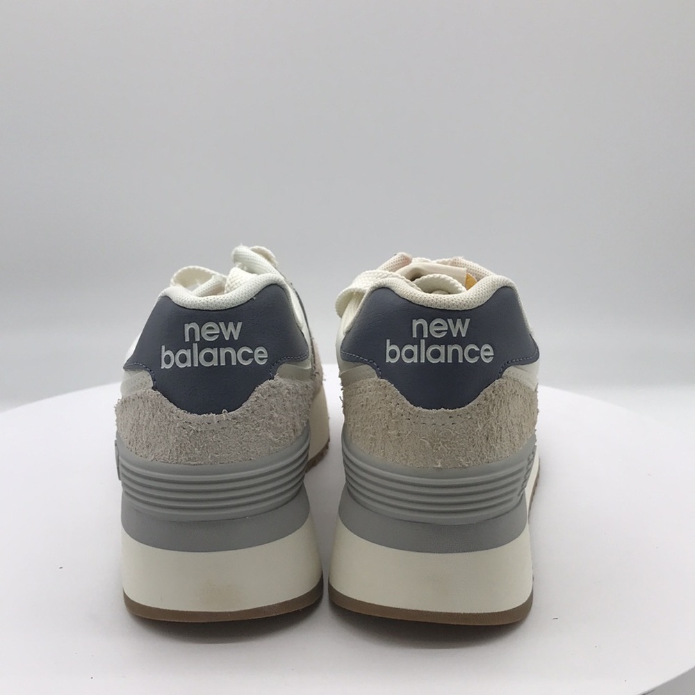 New Balance womens Sneakers size 7 wide US - Picture 4 of 6